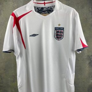 قميص منتخب إنجلترا في كأس العالم 2006 على أرضه
