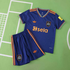 Newcastle United 2025/26 Dritte Erwachsene Trikot und Shorts Kit